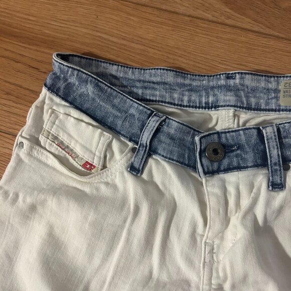 $248 Diesel Skinzee Low Zip Women’s 24 Super Slim Skinny Jeans White Stetch EUC - Picture 2 of 5